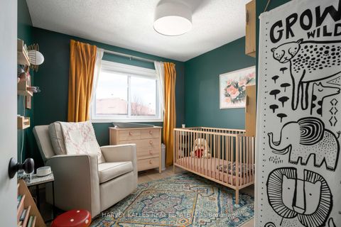 Photo 15 at 510 Pickering Crescent, College Manor, Newmarket