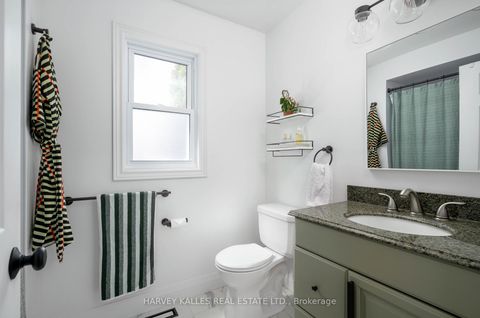 Photo 21 at 510 Pickering Crescent, College Manor, Newmarket