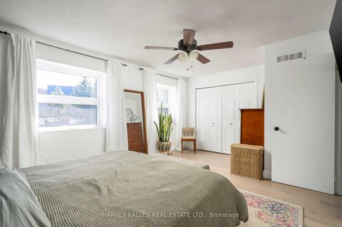 Photo 25 at 510 Pickering Crescent, College Manor, Newmarket