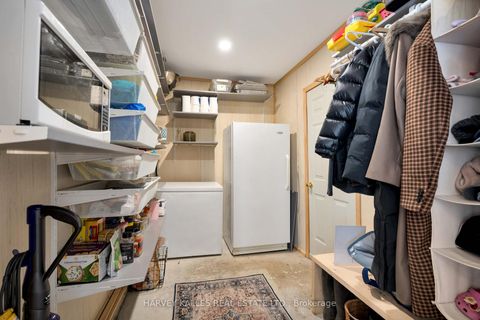 Photo 35 at 510 Pickering Crescent, College Manor, Newmarket