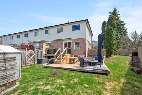 Photo 36 at 510 Pickering Crescent, College Manor, Newmarket