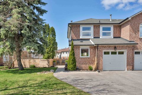 Photo 42 at 510 Pickering Crescent, College Manor, Newmarket