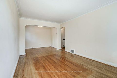 Photo 6 at 20 Gardens Crescent, Eglinton East, Toronto