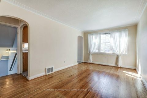 Photo 7 at 20 Gardens Crescent, Eglinton East, Toronto