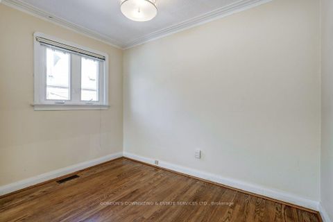 Photo 9 at 20 Gardens Crescent, Eglinton East, Toronto