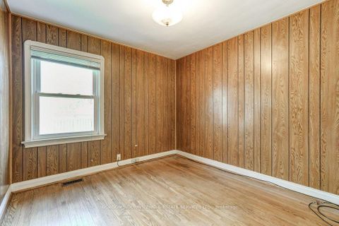 Photo 16 at 20 Gardens Crescent, Eglinton East, Toronto