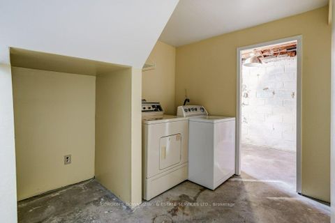 Photo 32 at 20 Gardens Crescent, Eglinton East, Toronto