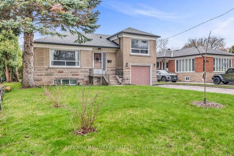 Photo 2 at 249 Park Home Avenue, Willowdale West, Toronto