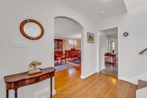 Photo 3 at 249 Park Home Avenue, Willowdale West, Toronto