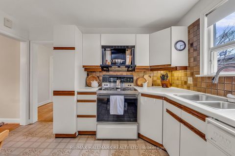 Photo 10 at 249 Park Home Avenue, Willowdale West, Toronto