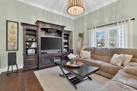 Photo 12 at 14 Tall Pines Trail, Holland Landing, East Gwillimbury