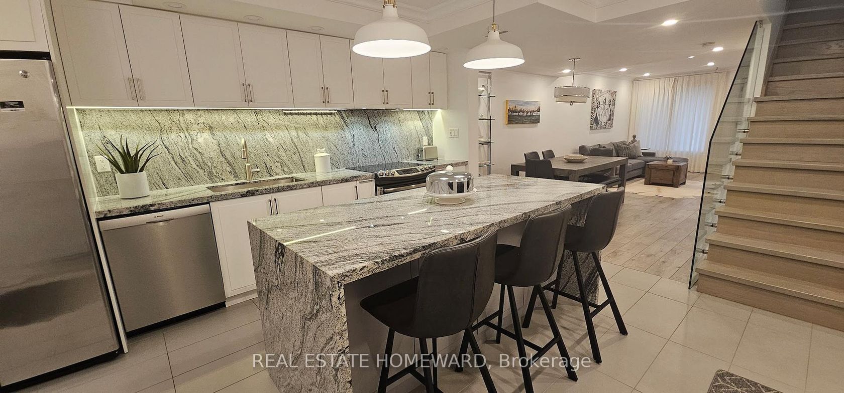 5 - 122 Glen Manor Drive, The Beaches, Toronto photo number 2