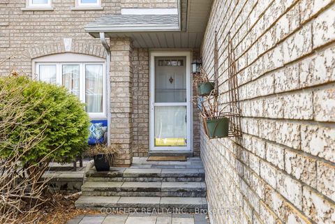 Photo 4 at 1045 Beaver Valley Crescent, Northglen, Oshawa