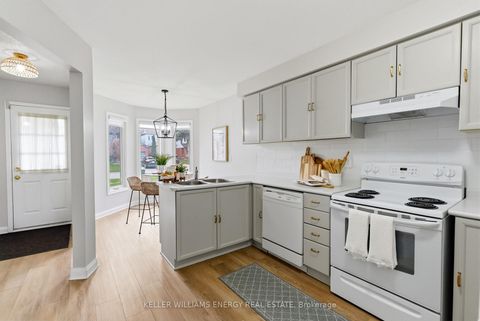 Photo 15 at 35 Teddington Crescent, Pringle Creek, Whitby