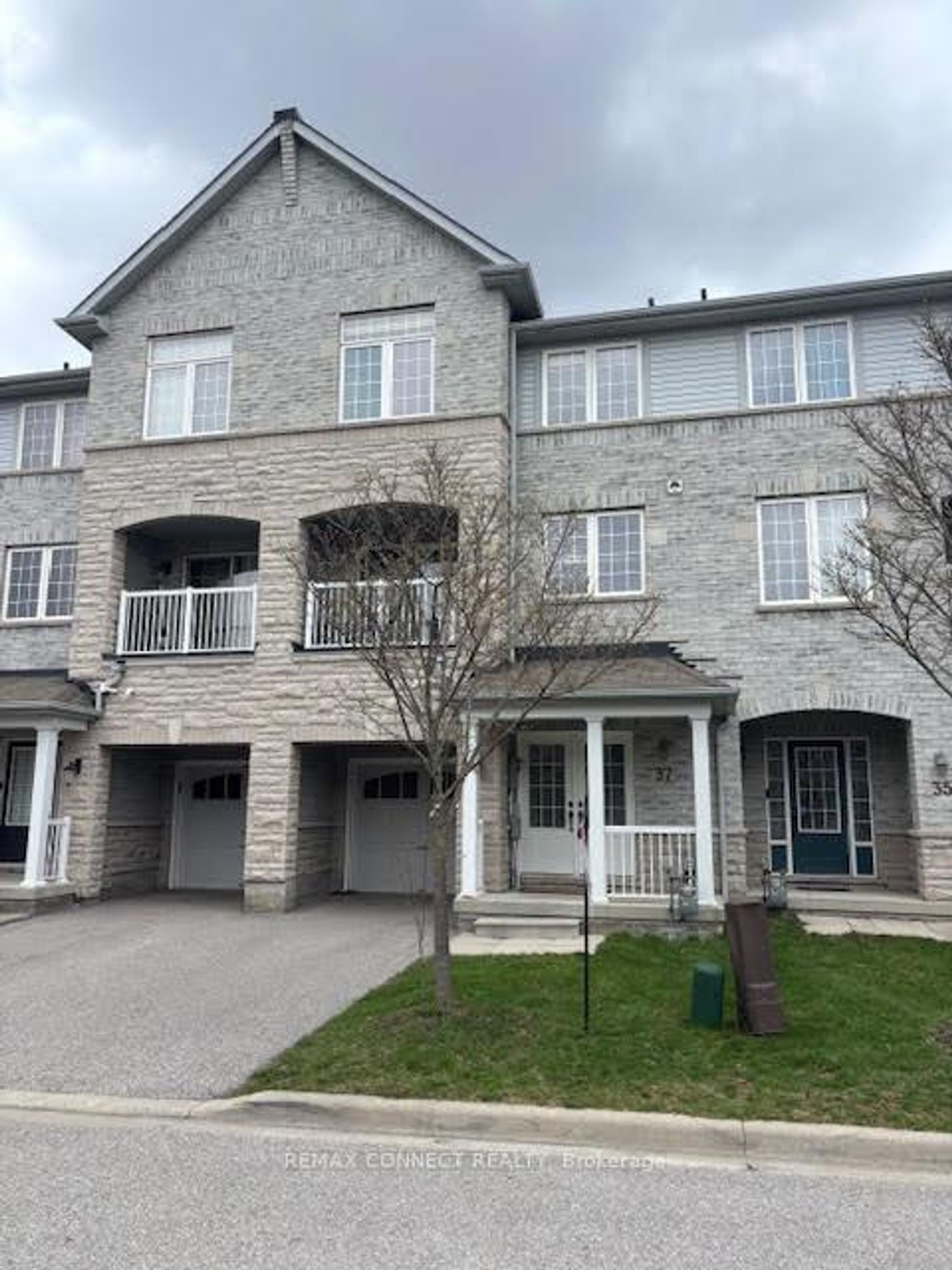 37 Chaston Road, Central East, Ajax 