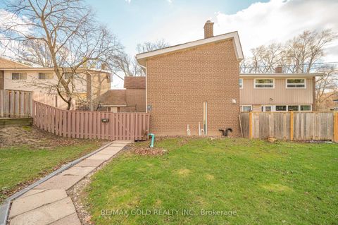 Photo 3 at 2 - 30 Sentinel Road, York University Heights, Toronto