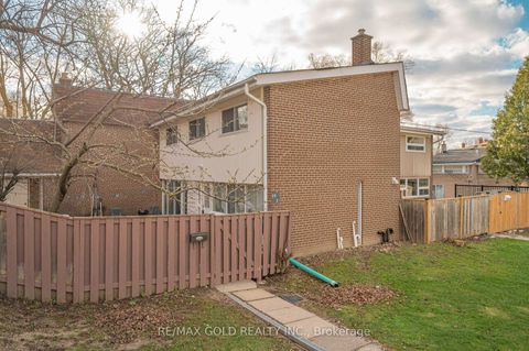 Photo 4 at 2 - 30 Sentinel Road, York University Heights, Toronto