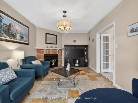 Photo 7 at 43 Rockwood Crescent, Beverley Glen, Vaughan