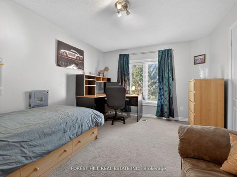 Photo 23 at 43 Rockwood Crescent, Beverley Glen, Vaughan