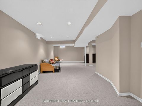 Photo 27 at 43 Rockwood Crescent, Beverley Glen, Vaughan