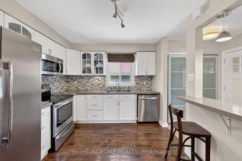 Photo 5 at 12 ELIZABETH Street, Ardagh, Barrie