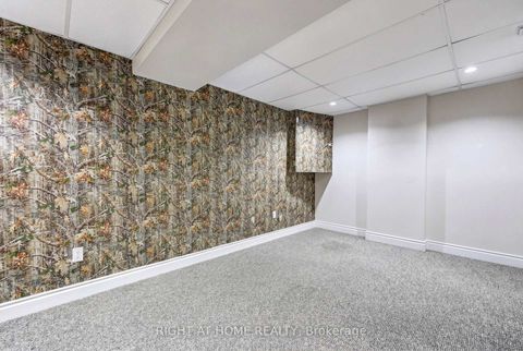 Photo 28 at 12 ELIZABETH Street, Ardagh, Barrie