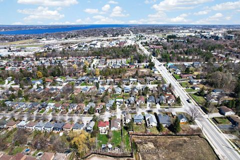 Photo 34 at 12 ELIZABETH Street, Ardagh, Barrie