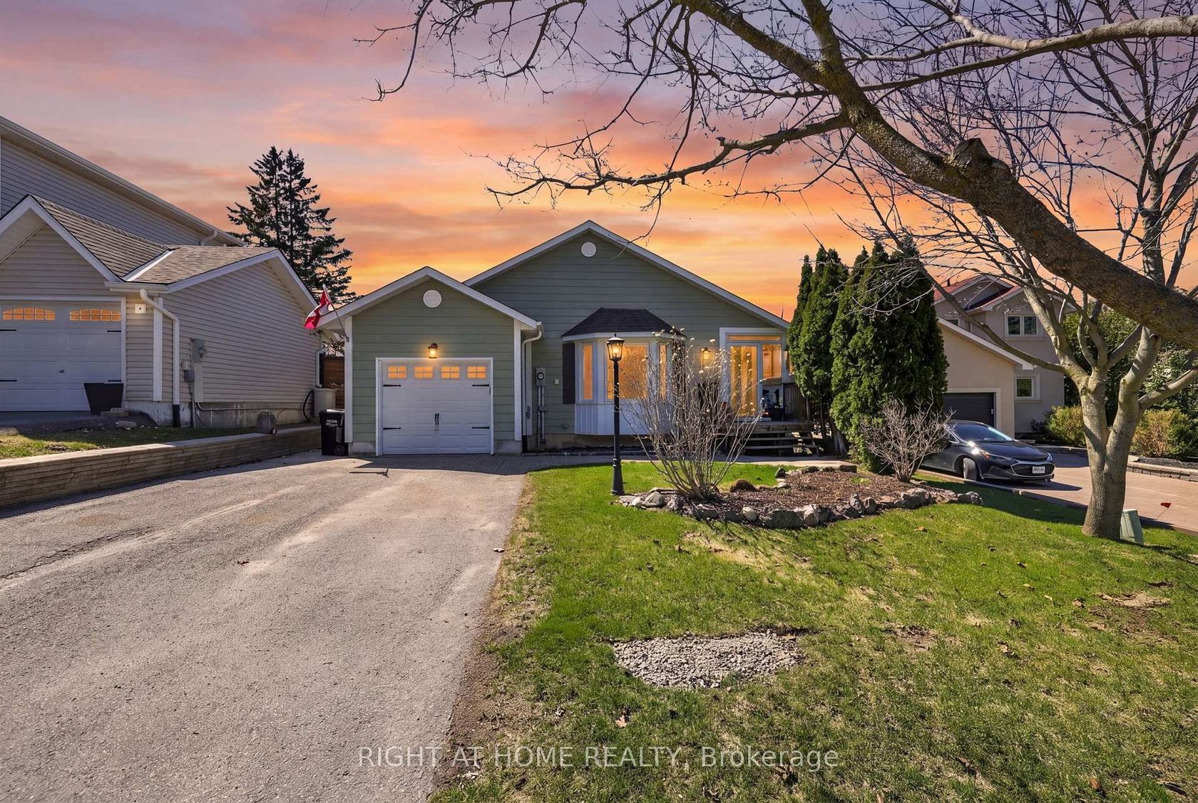 12 ELIZABETH Street, Ardagh, Barrie photo number 2