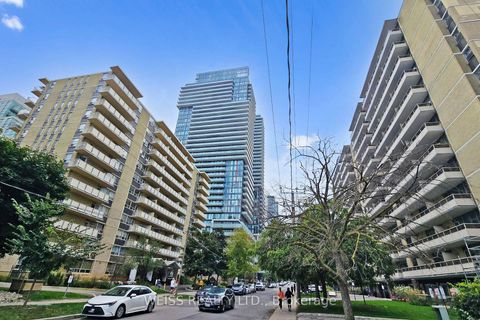 Photo 1 at 520 - 185 Roehampton Avenue, Mount Pleasant West, Toronto