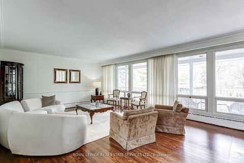 Photo 3 at 32 Edenbrook Hill, Humber Valley, Toronto