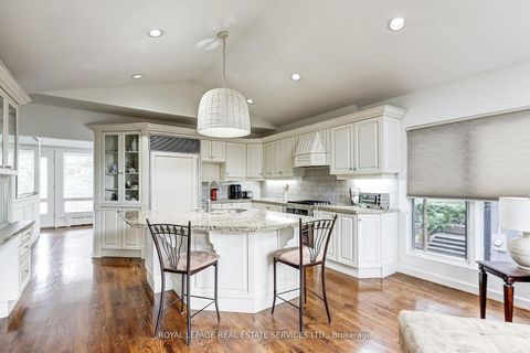 Photo 10 at 32 Edenbrook Hill, Humber Valley, Toronto