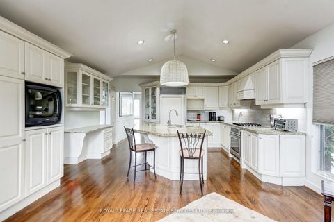 Photo 11 at 32 Edenbrook Hill, Humber Valley, Toronto