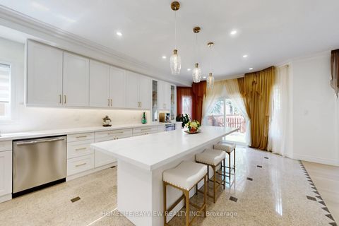 Photo 8 at 18 Marinucci Court, Mill Pond, Richmond Hill