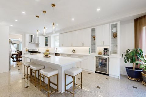 Photo 11 at 18 Marinucci Court, Mill Pond, Richmond Hill