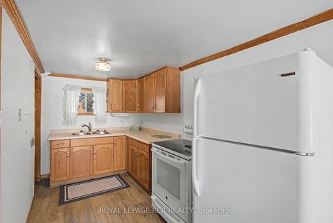 Photo 6 at 161 Charlotte Street S, College Manor, Newmarket