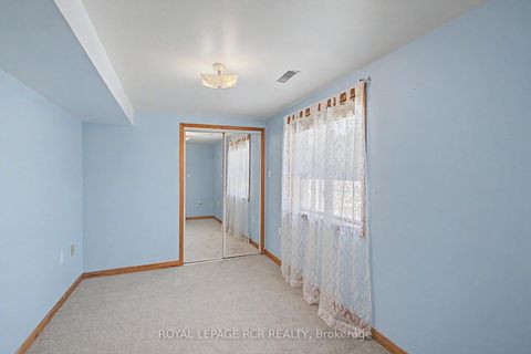 Photo 8 at 161 Charlotte Street S, College Manor, Newmarket