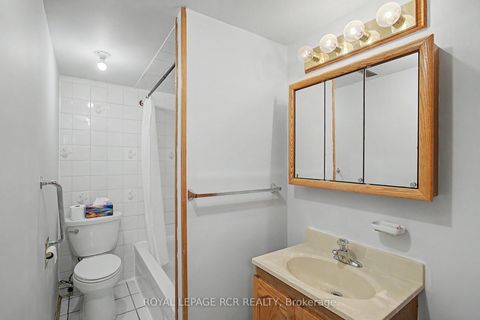 Photo 10 at 161 Charlotte Street S, College Manor, Newmarket