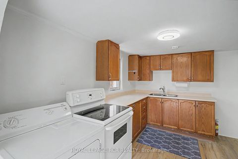 Photo 12 at 161 Charlotte Street S, College Manor, Newmarket