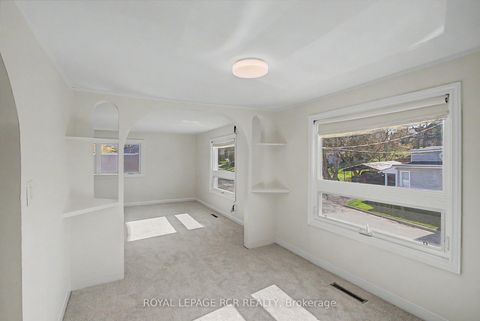 Photo 15 at 161 Charlotte Street S, College Manor, Newmarket