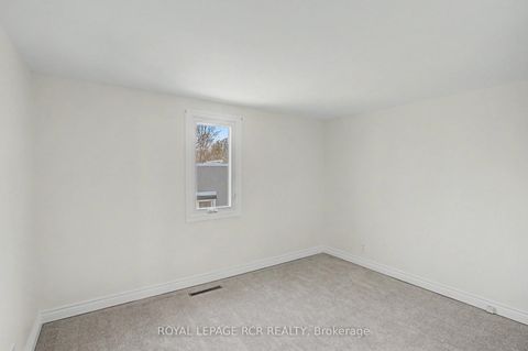 Photo 19 at 161 Charlotte Street S, College Manor, Newmarket