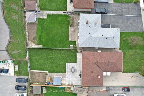 Photo 33 at 549 Rustic Road, Maple Leaf, Toronto