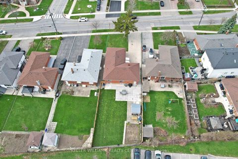 Photo 35 at 549 Rustic Road, Maple Leaf, Toronto