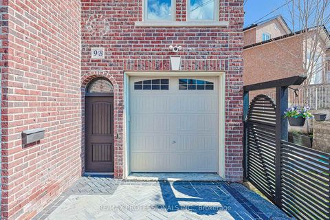 Photo 2 at 9B Harlton Crescent, Eglinton West, Toronto