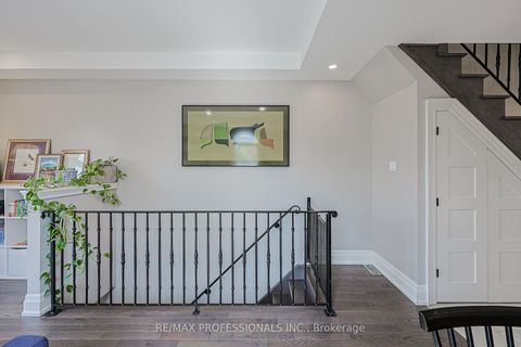 Photo 3 at 9B Harlton Crescent, Eglinton West, Toronto