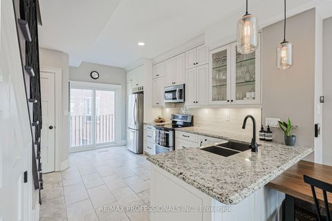 Photo 12 at 9B Harlton Crescent, Eglinton West, Toronto