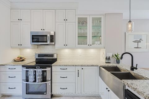 Photo 14 at 9B Harlton Crescent, Eglinton West, Toronto