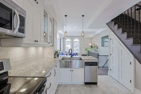Photo 16 at 9B Harlton Crescent, Eglinton West, Toronto
