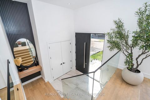 Photo 4 at 38 Gwendolen Avenue, Westgate, Toronto