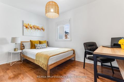 Photo 14 at 1 Gray Avenue, Smythe, Toronto