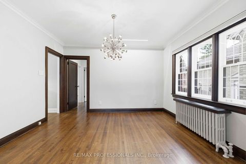 Photo 11 at 10 Edgemore Drive, Queensway, Toronto